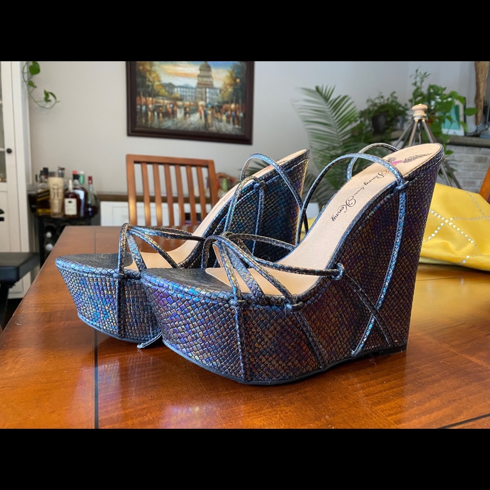 Wedge sandals